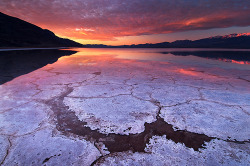 Ruineshumaines:  Dawn Of A New Day - Badwater Basin, Death Valley National Park,