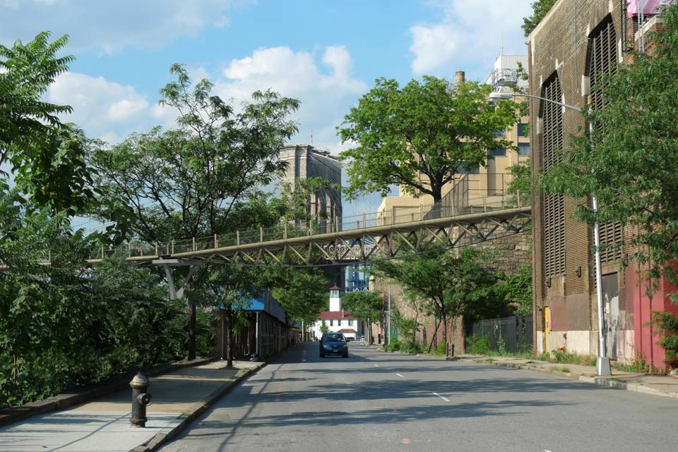 popmech:
“ A bridge (made of trees) grows in Brooklyn: Ted Zoli’s new design for the winding elevated footpath that will connect the promenade to lovely but difficult-to-access Brooklyn Bridge Park.
”