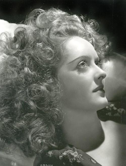 screengoddess: Bette Davis 1939 - Photo by George Hurrell