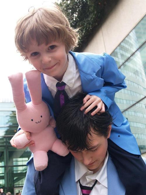 carlosae88:  OMFG~! another reason why I want kids. Ouran High School Host Club cosplay FTW! 