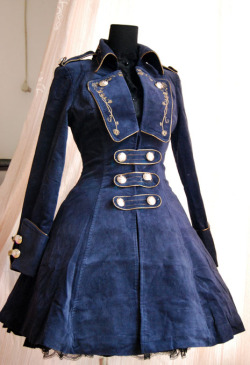 Cloesy:  Lostsplendor:  Infanta Winter Coat In Navy.  Click For Source.  Id Wear