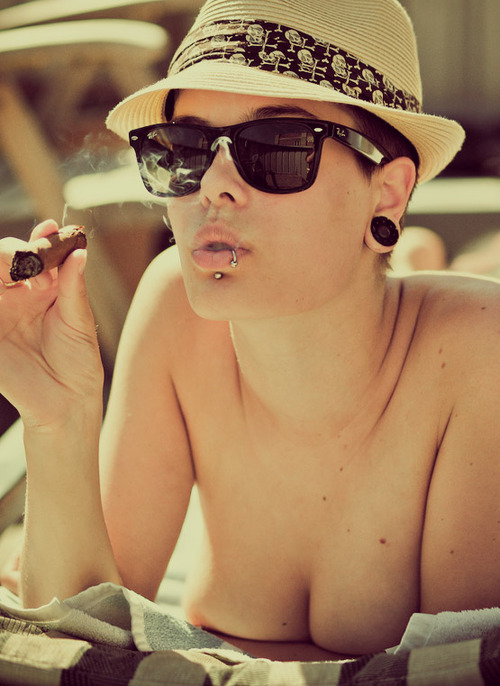 letsgetnaaaaaaaked: And beautiful face and great boobs pinktrickle:  Girls with cigars.   Style Girl