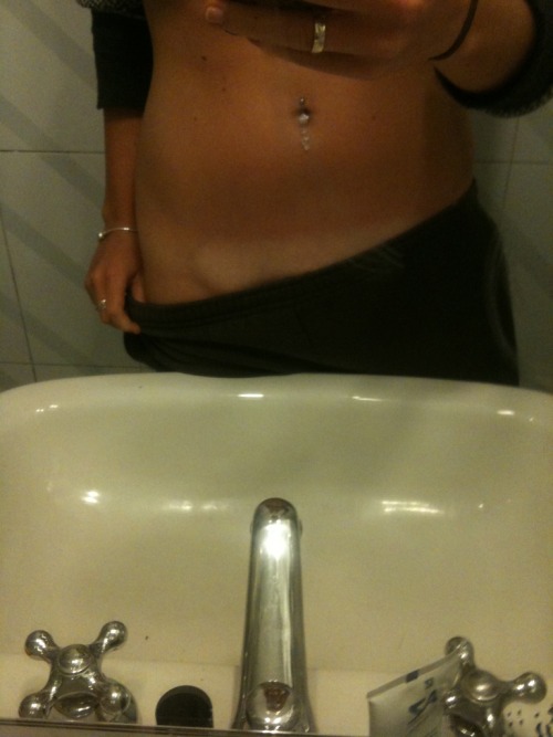 tigerstripesandvanillacigarettes:This is the tan I got in Sicily. Sorry if it’s shit quality. I’m on