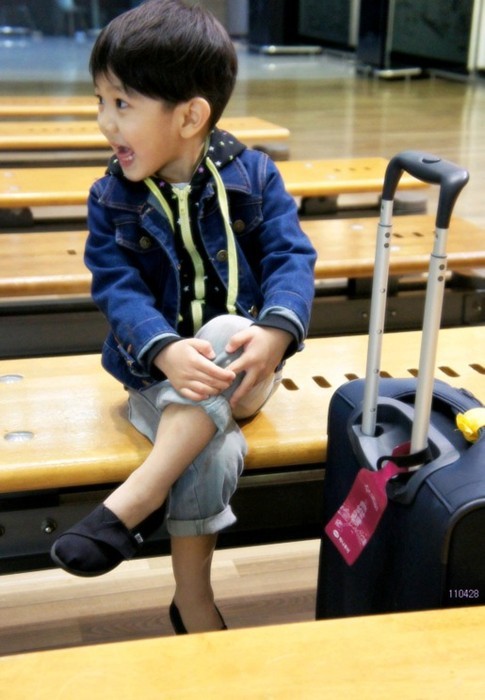 yoogeun traveling in style