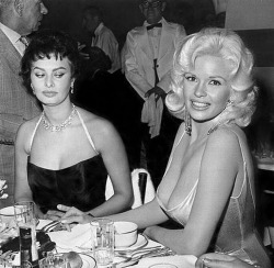 niteo:  Sophia Loren and Jayen Mansfield