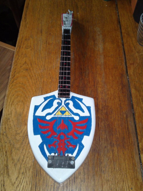 Porn photo it8bit:  Custom Legend of Zelda Guitar by