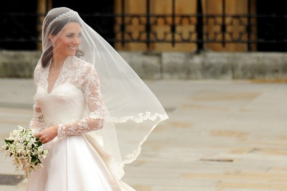 emariam:  So beautiful, Im in love with the veil 