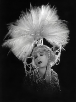 vintagegal:  Alla Nazimova in “Salome”