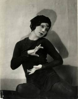 hoodoothatvoodoo:  Tilly Losch 