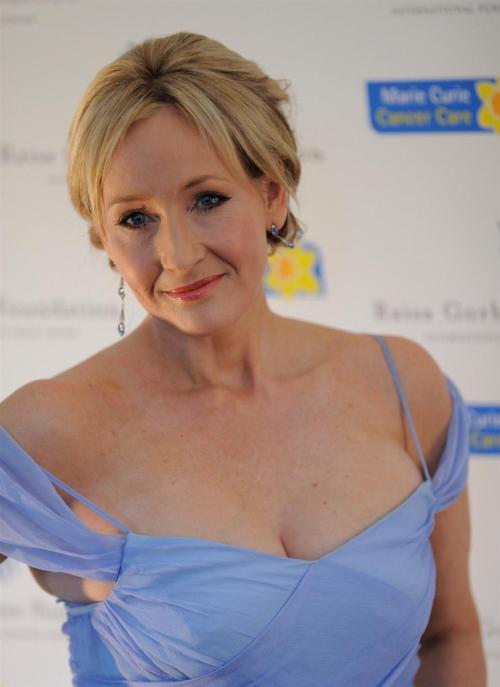   ”… E o fundo do poço serviu de base onde eu reconstruí a minha vida.” Joanne K. Rowling 