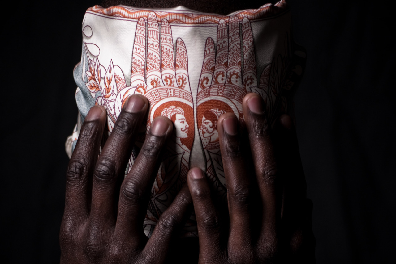 something i shot : HERMES HENNA SCARF &amp; MADOU&rsquo;S HANDS, 2009