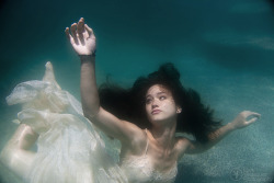 Elishi was the last to pose under water,