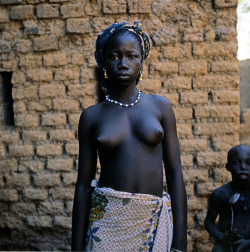 yagazieemezi:  Mali, Mopti Area, Bozo Girl,