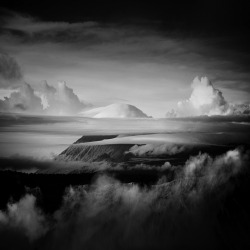 black-and-white:  (via Hengki Koentjoro)