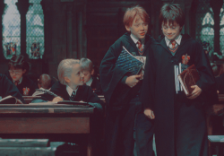 quafflepuncher:  Draco’s looking at Harry,