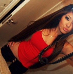 aylaaa:  fxckyeahimdope:  &lt;33  she’s so pretty, there goes about 80% of my self-esteem. -.- 