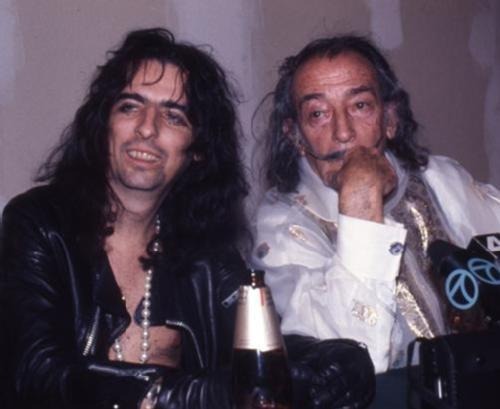 Fotografía | Alice Cooper y Dalí | Excelente foto! | Reblogged From >
charlottexox:
“ Alice Cooper and Salvador Dali.
”