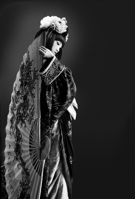 curiousblack:  1991 | Geisha by Fotomancer 
