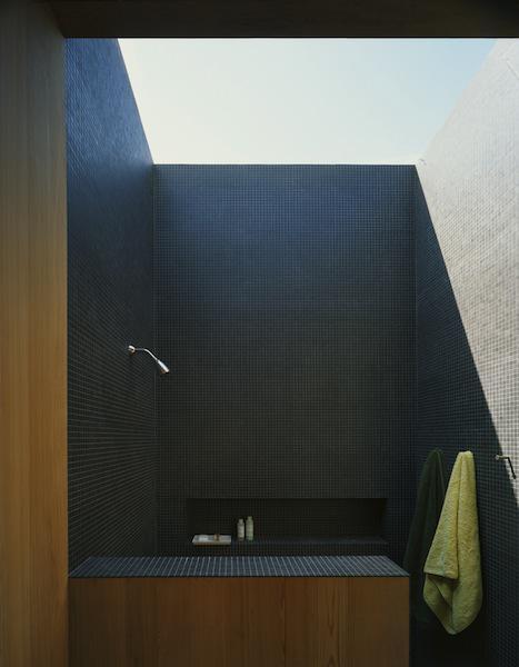 the-bath: outdoor shower on Shelter Island, by Cary Tamarkin and Suzanne Shaker (via remodelista)