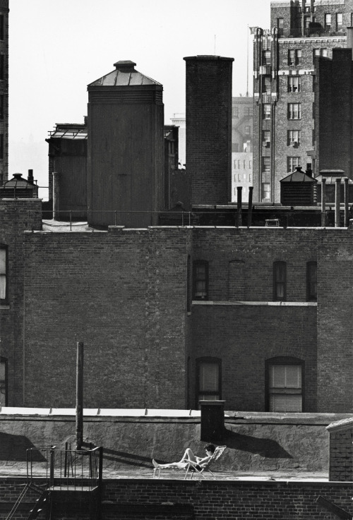 untitled photo by André Kertész; On Reading series, 1964via: condalmo