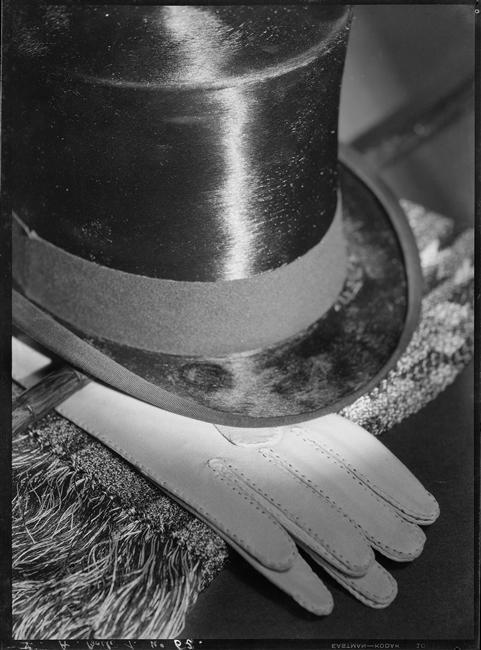 yama-bato:  Kollar François (1904-1979) Gants et chapeau (étude publicitaire)Top