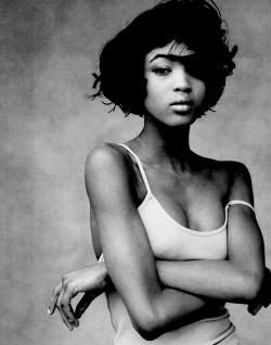 suicideblonde:  Naomi Campbell 