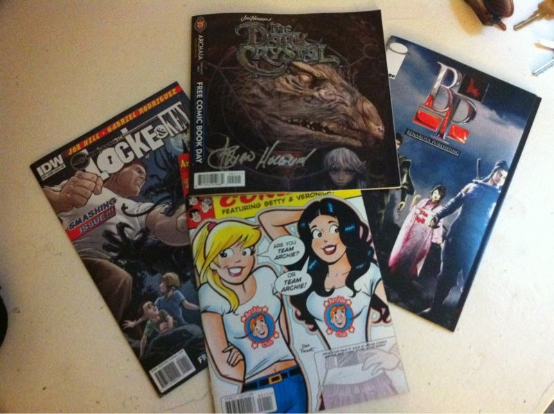 I got free comic books! :)