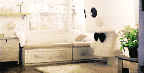 itzayeshley:  OMG. My sister always watch this music video just because she thinks the giant marshmellow mascot is cute. x3 