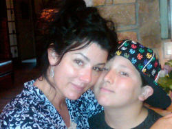 iadorejobros:  DeniseJonas Happy Mothers Day! I am the most Blessed mother! http://yfrog.com/hsqzmslj  