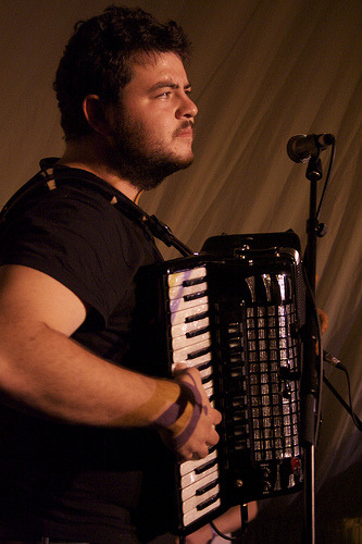 musicboxbear:  bearmythology:  bigbearden:  thesoundandthefurry:  James Felice of The