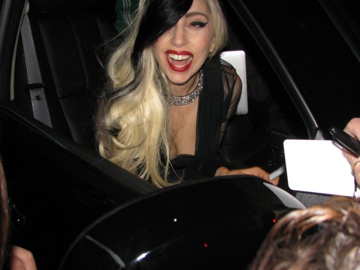 iloveyougagaloo:  Omg she’s so cute &lt;3  dead. she&rsquo;s so fucking