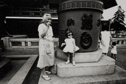 Sensoji-Temple, Taito-ku (Tokyo-jin 20) photo by Yutaka Takanashi, 1965