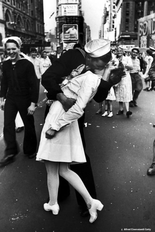  “I’m the nurse in your famous shot”  Dear Mr, Eisenstaedt:Now that I’m 60 -