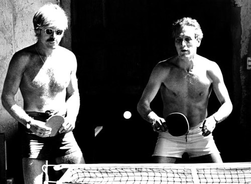 awesomepeoplehangingouttogether:  Robert Redford and Paul Newman playing ping-pong