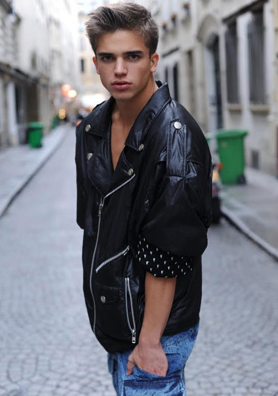 les-artiste:  River Viiperi 