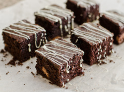 gastrogirl:  chocolate brownies with white