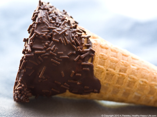 gastrogirl:  chocolate dipped ice cream cone. 