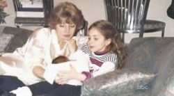 neffygaga:  thebirthofevil:  Gaga’s momma and Gaga holding Gaga’s sister omg awe  gaga omg bgtvufocjjreahnucd  GEEZUS she is cute.