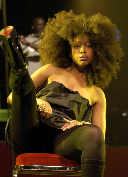 XXX youngblackandvegan:  ninelivesz:  Badu is photo