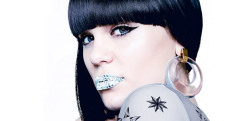 &ldquo;Já fiquei com homens e mulheres. Eu acho que isso depende da pessoa e não dos órgãos genitais&rdquo; (Jessie J.)