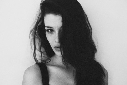 electric-wish:  dowelikeit:  Carly Foulkes  is freaking BEAUTIFUL 