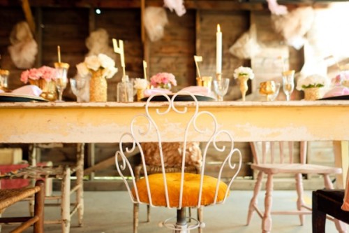 This wedding is stunningly beautiful with vintage and gold touches.