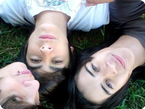 youremyfirework:  Agradeço todos os dias a Deus os amigos verdadeiros que tenho.(youremyfirework) 