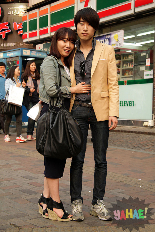 Shinchon couple #4.
May, 2011 in Seoul.