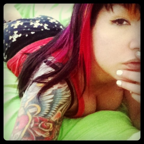 avalonabsinthe: Unemployment= laying in bed until 2 pm. Rough life. (Taken with instagram)