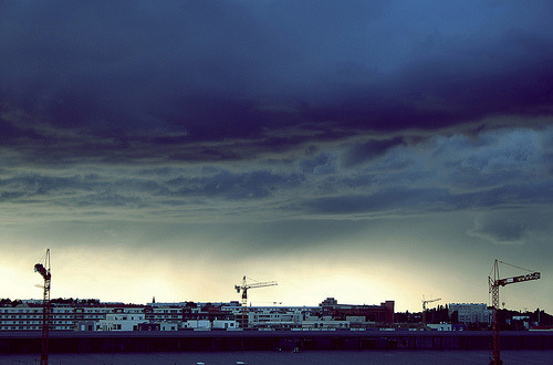 thevoicewithoutaface:  rain comes closer… (by habiebie)