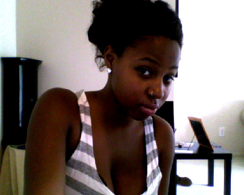 dela-smooch: bored-um 