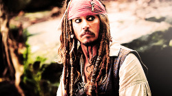  Ninguém se mexe! Meu cérebro caiu.  Captain Jack Sparrow 