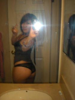 cumforme:  omg! blurry asian booty!!!  