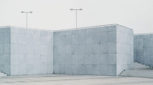 Öffentlicher Platz / Public Square photo by Oliver Boberg, 1999